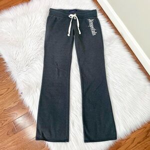 Vintage Y2K gray flare sweatpants by Aeropostale 🩶